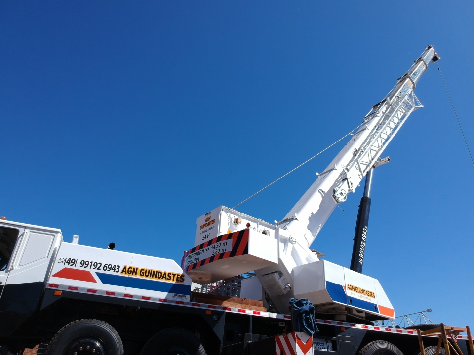 AGN Servios de Locao de Guindastes - Chapec/SC - 